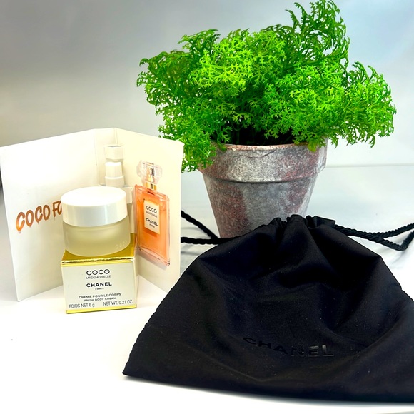 CHANEL Bath & Body Chanel Mademoiselle Fresh Body Cream Mini Sample